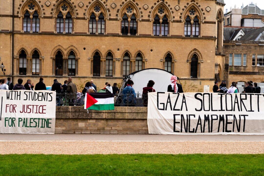 Oxbridge Gaza Protesters Set up Camp as Minister Calls for Jewish Students to Be Protected