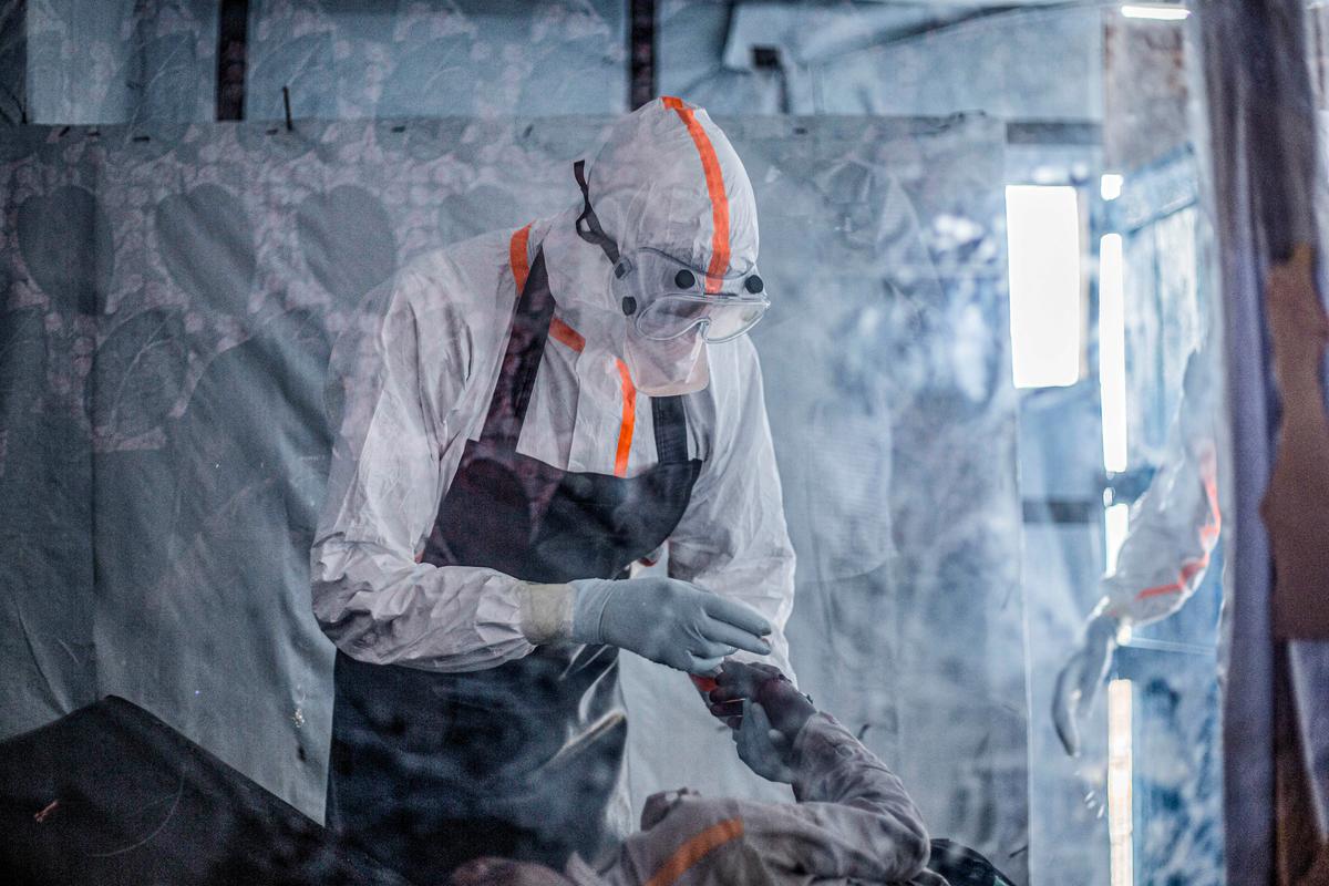 Confirmed Deaths in Ebola Outbreak Eclipse 1,000