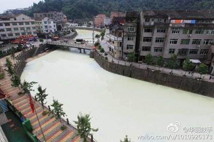 Latex Spill Turns Chinese River to ‘River of Milk’