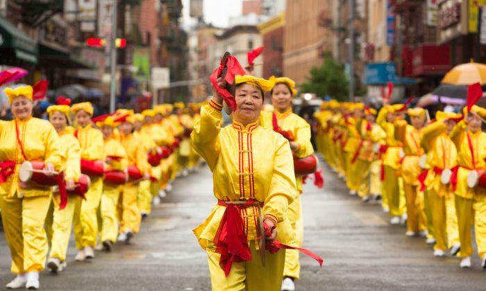 NYC Grand Parade Reveals History of Falun Dafa