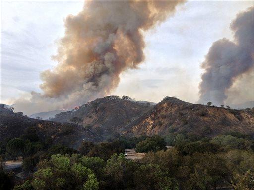 Santa Barbara Fire Spreads to 1,800 Acres