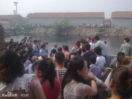 Migrant Worker Drowns After Police Chase Him Into River