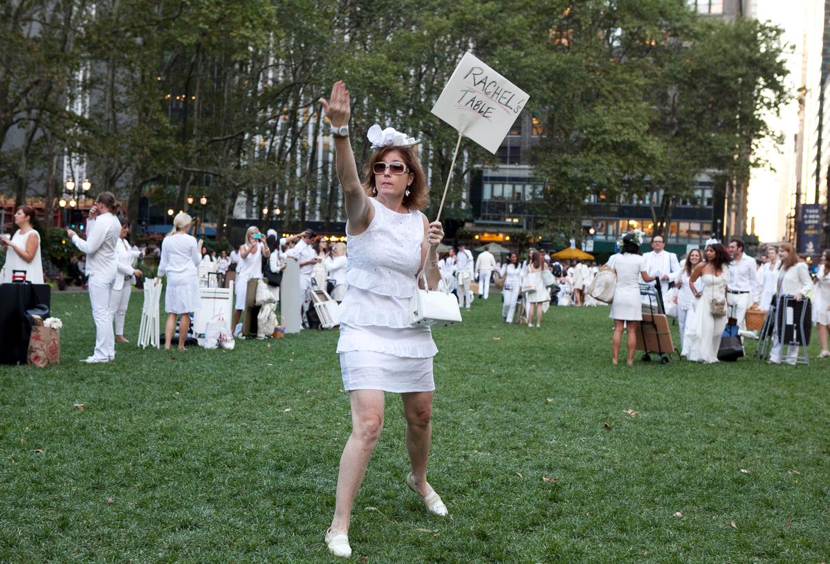 Thousands of New Yorkers Dine in All White