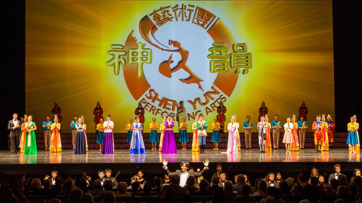 Shen Yun Is Awesome and ‘Gives you goose bumps’
