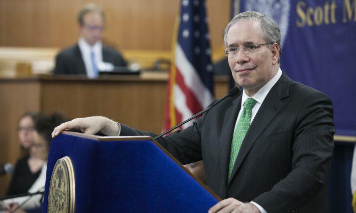 Comptroller: Minimum Wage Hikes Would Benefit 1.2 Million New Yorkers