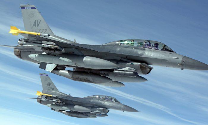 F-16 Thunderbird Crashes at Air Force Academy Graduation After Obama’s Speech