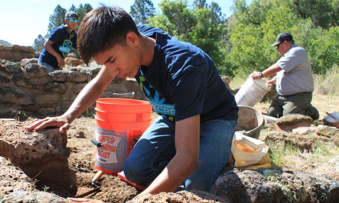 Teens Take on Preservation Work at National Monuments