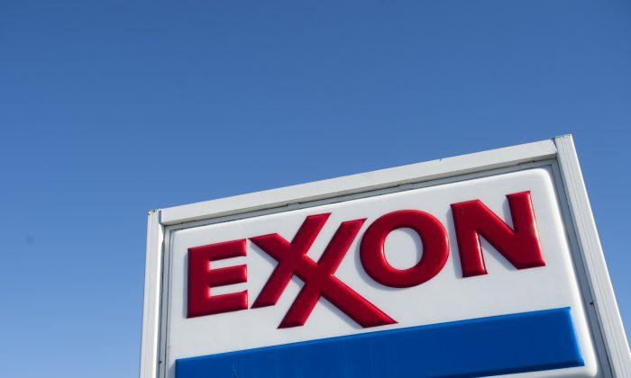 Exxon Sees Smallest Profit in 16 Years, Chevron Posts Loss