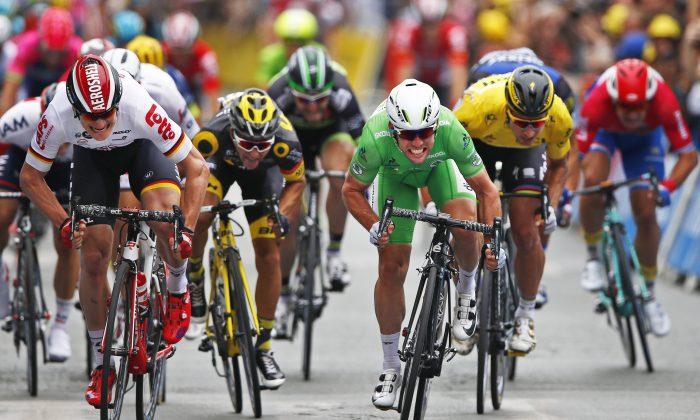 Cavendish Takes 28th Win, Sagan Holds Yellow in Tour de France Stage 3
