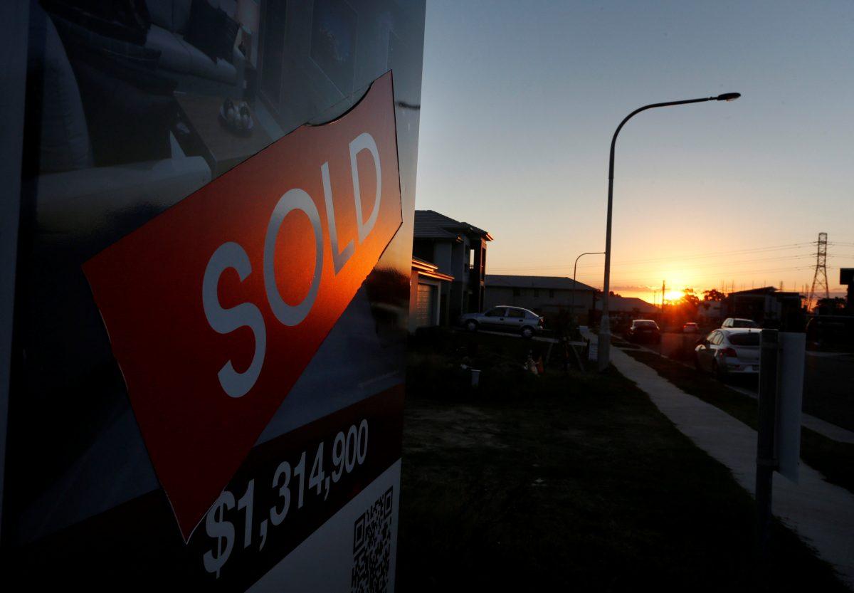 New homes and land for sale are pictured in southern Sydney August 14, 2014. (Reuters/Jason Reed/File Photo)
