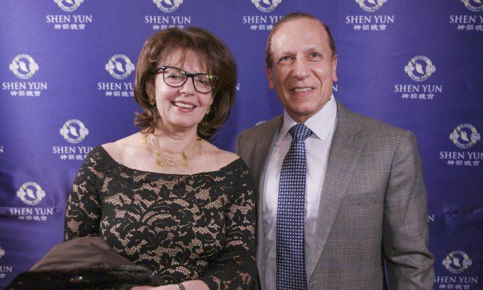 Chemical Company President Enjoys the Unity of Shen Yun Dancers