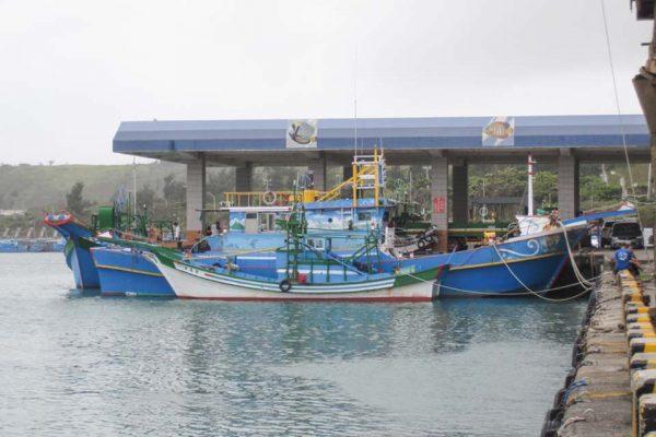 Fishing vessels at Houbihu marina in southern Taiwan.