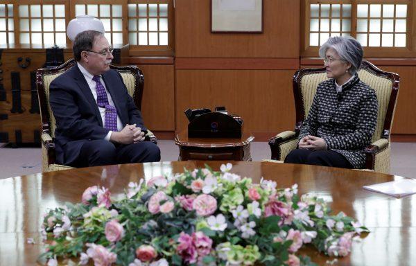 Timothy Betts (L), acting deputy assistant secretary and senior adviser for security negotiations and agreements in the U.S. Department of State and South Korean Foreign Minister Kang Kyung-wha during their meeting at Foreign Ministry in Seoul, South Korea, on Feb. 10, 2019. (Lee Jin-man/Pool via Reuters)