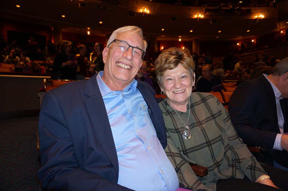 County Commissioner Impressed by Shen Yun Dancers