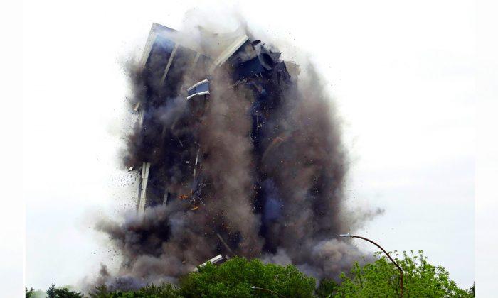 Video: Defunct Steelmaker’s 21-story Headquarters Imploded