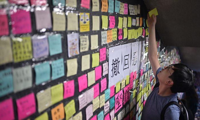 Hongkongers Plan More Protests, Creative Methods to Continue Momentum