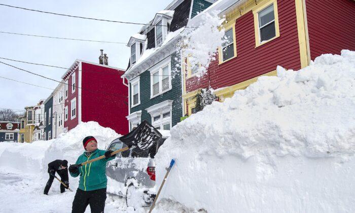 Armed Forces, Neighbours Pitch in to Help Snow-Bound Newfoundlanders Dig Out
