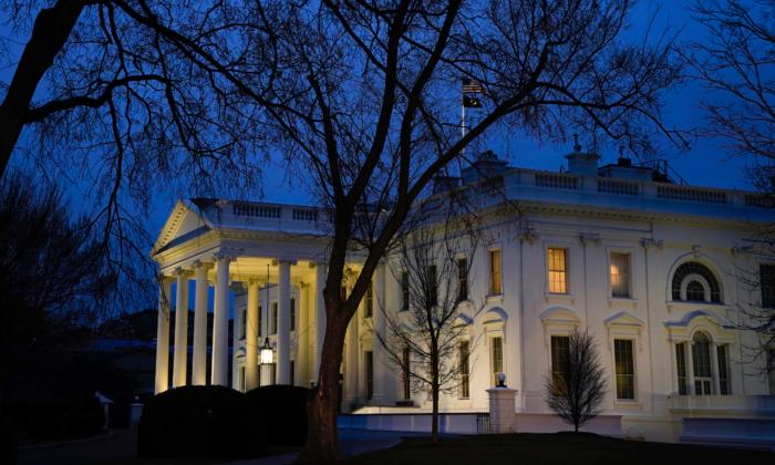 White House Meets Small and Mid-Sized Firms to Discuss Competition in Tech Sector