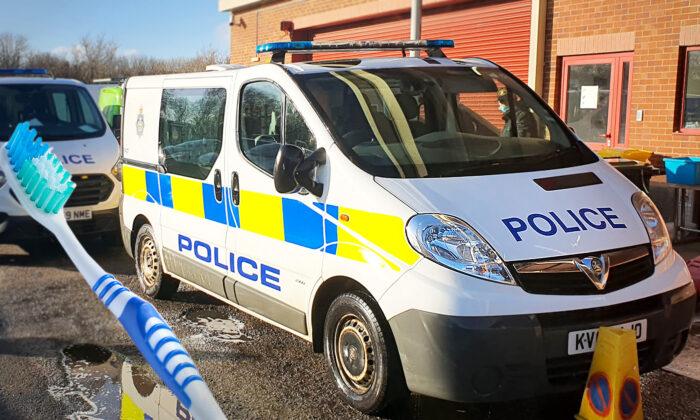 2 Teens Threw Mud at Police Van on the Move, so Cops Make Them ‘Clean Up Their Act’ With Toothbrushes