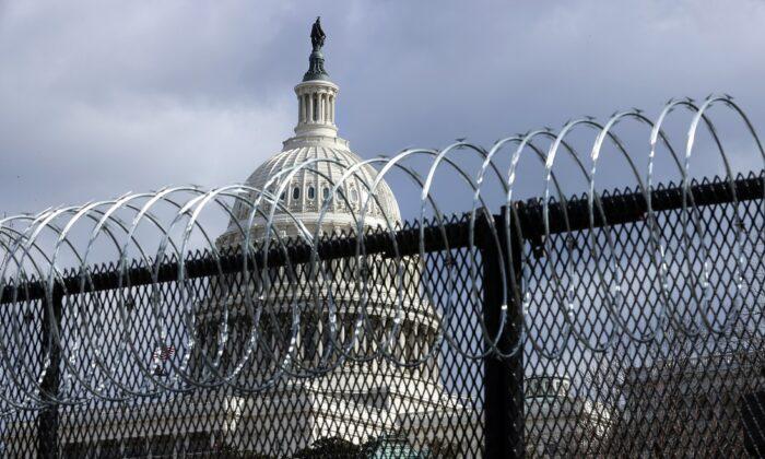 Sergeant-at-Arms Says Some of Capitol Fence to Come Down