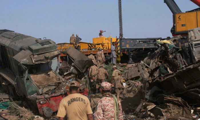 Official: Death Toll Rises to 65 in Pakistan Train Collision