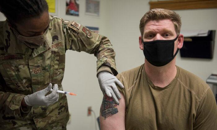 Military Members Say They‘ll ’Quit' If Army Mandates COVID-19 Vaccine: Congressman