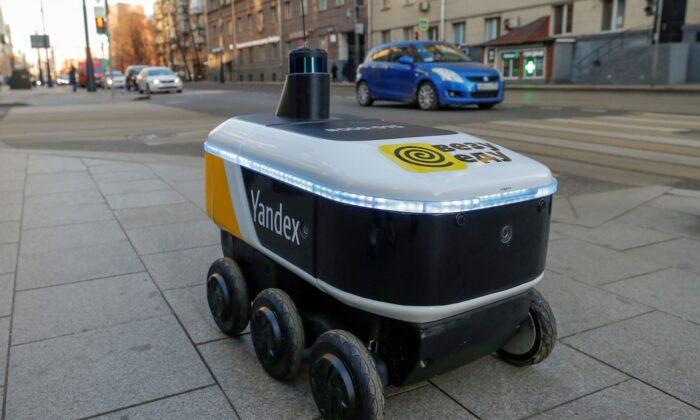 Russia’s Yandex Driverless Robots to Deliver Food at US Colleges With GrubHub