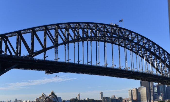 Climate Protestors Block Sydney Harbour Bridge