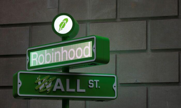 Robinhood Shares Surge 50 Perccent, as Investors Scoop up ‘The Meme of Memes’