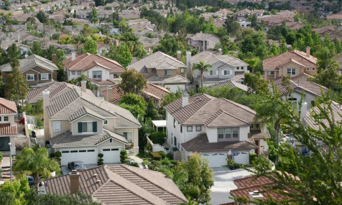 Giant Increase in CA Homeowners Fearing Foreclosure, New US Census Data Show