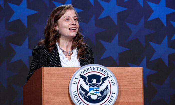 US Immigration Agency Changes Mission, Removes Key Phrases