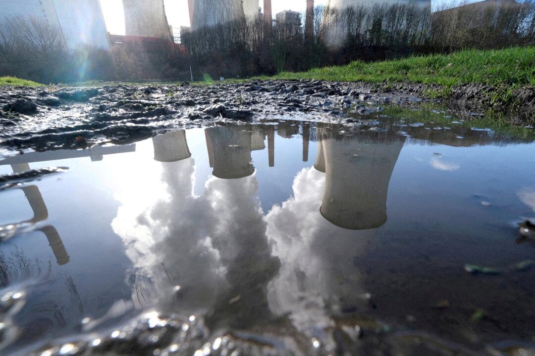EU Countries Hunt for Global Coal Stocks as Russian Ban Looms