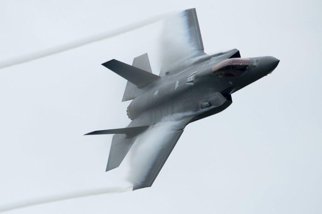 Ottawa Still Reviewing F-35 Program After Its Summer Deadline Passes