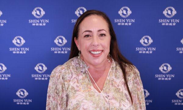 Sarah Waters attends Shen Yun Performing Arts at the Empire Theatre in Toowoomba, Australia, on May 3, 2022. (NTD)