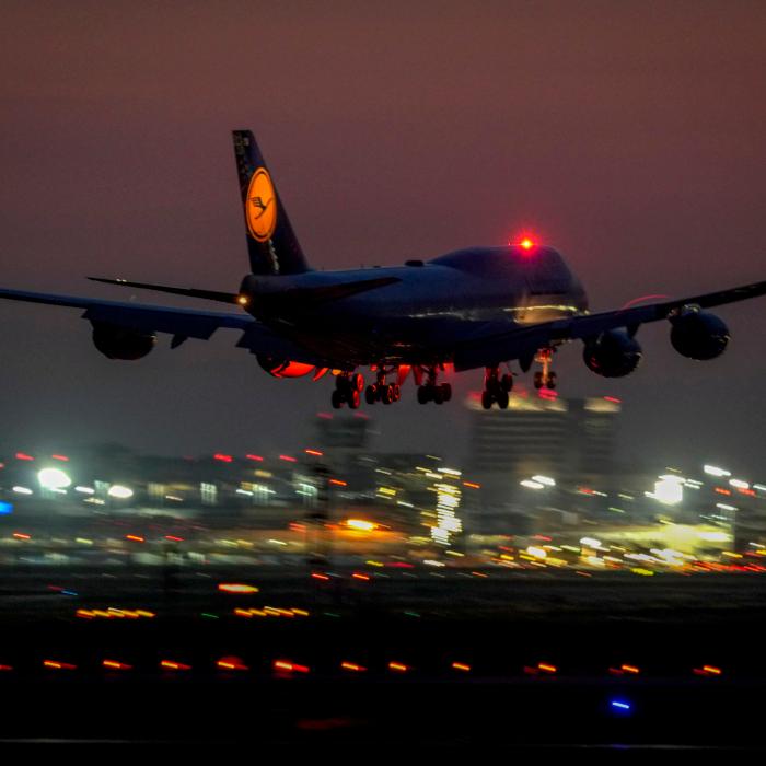 Boeing Flight Carrying 345 People Bounces on LAX Runway During ‘Rough Landing’