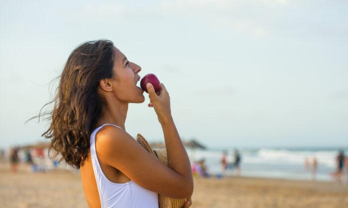 Researcher Provides Diet Plan for a Safer Tan