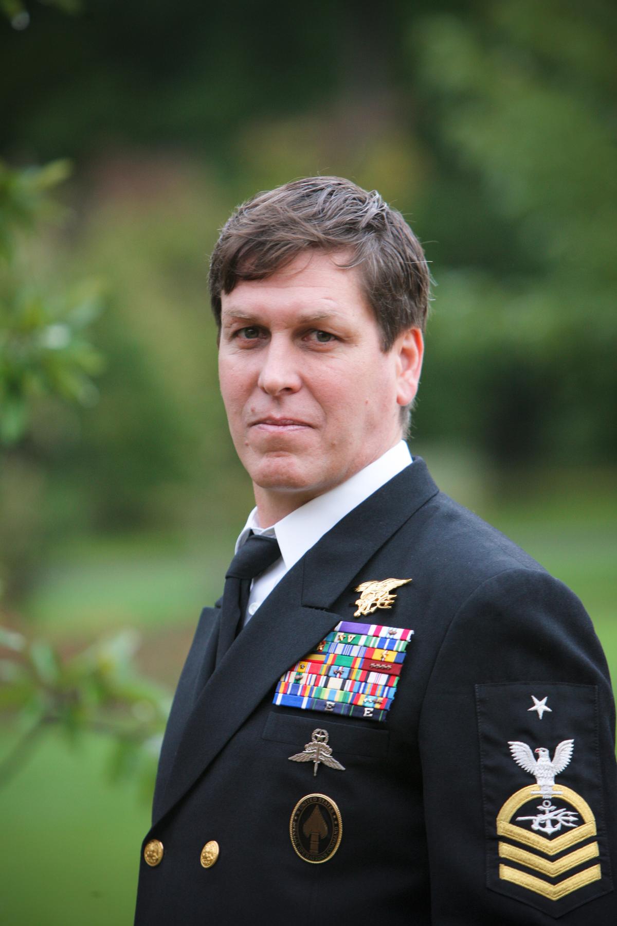 A recent photo of Chris Beck in Navy uniform. (Sandi Foraci photography/CC BY 3.0)