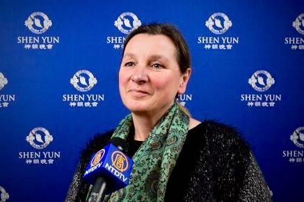 Sylvia Génot, a business manager in clinical research, enjoyed Shen Yun in Tours, on Saturday, Feb. 11, 2023. (NTD)
