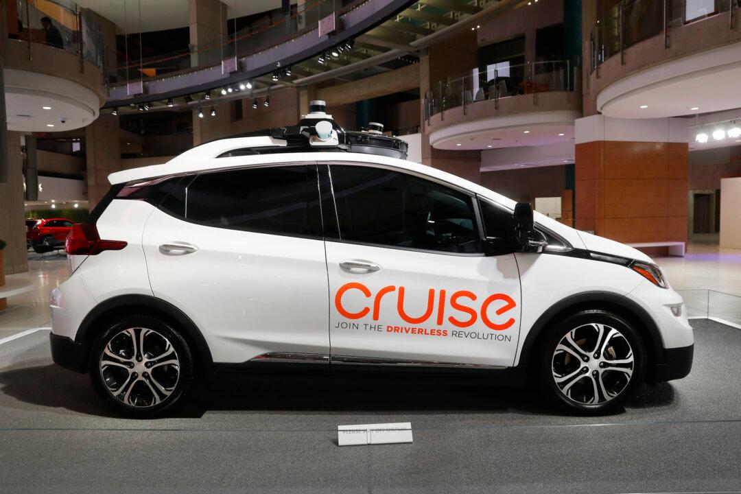 GM Cruise Recalls 300 Robotaxis After 1 Crashed Into a Bus