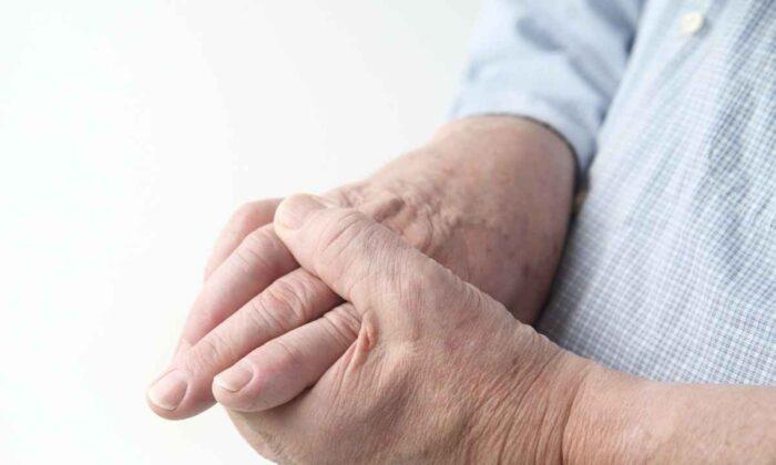 Hand Numbness, Possible Causes and How to Address It