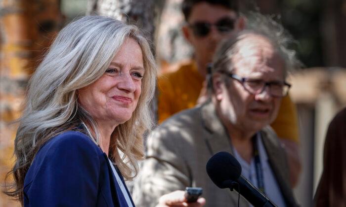 Alberta NDP Promises to Eliminate Small Business Tax, Cap Electricity Prices for 3 Months
