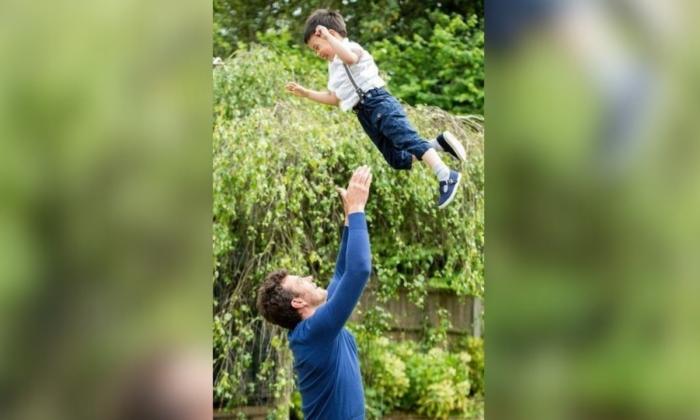 Touching Photo of Father and Son Wins Father’s Day Photo Awards