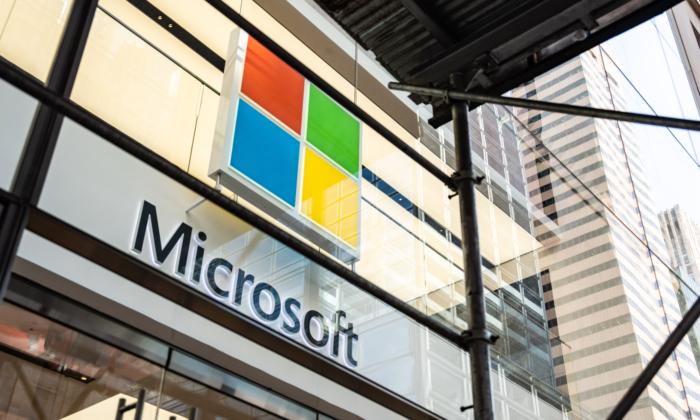 Microsoft Briefly Overtakes Apple as World’s Most Valuable Company