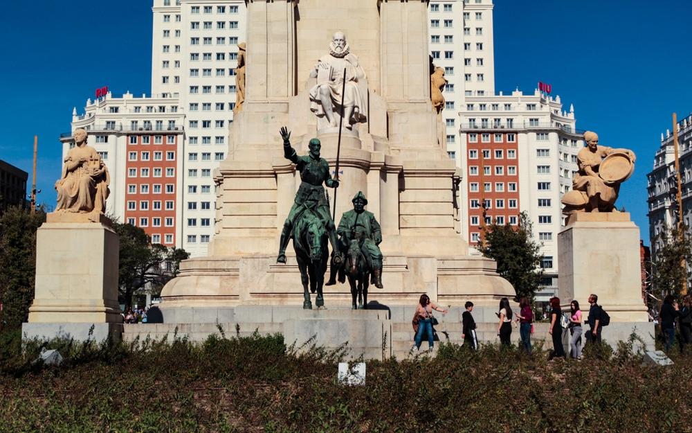 A monument to the great Spanish writer Miguel de Cervantes stands in Plaza de España in Seville, Spain. (F de Jesus/Shutterstock)