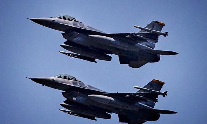 US F-16 Fighter Jet Crashes in South Korean Sea; Pilot Safely Ejects