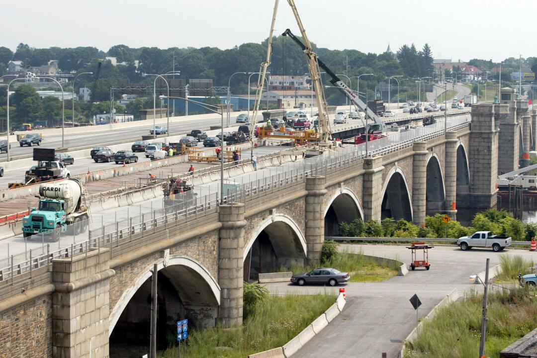 Busy Rhode Island Bridge Closed Suddenly After Structural Problem Found, and Repair Will Take Months