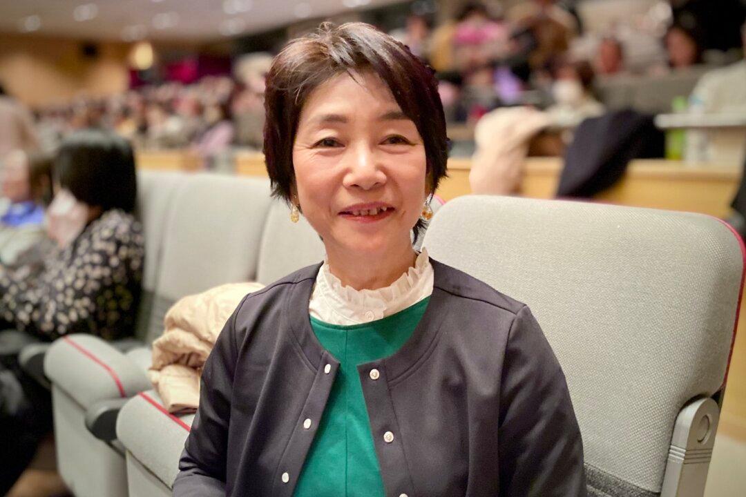 Shen Yun Conveys Messages That Enlighten the Soul, Says Japanese Company Owner
