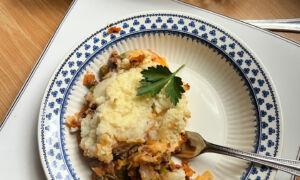 This Cottage Pie Features Peas, Beef and Mashed Potatoes