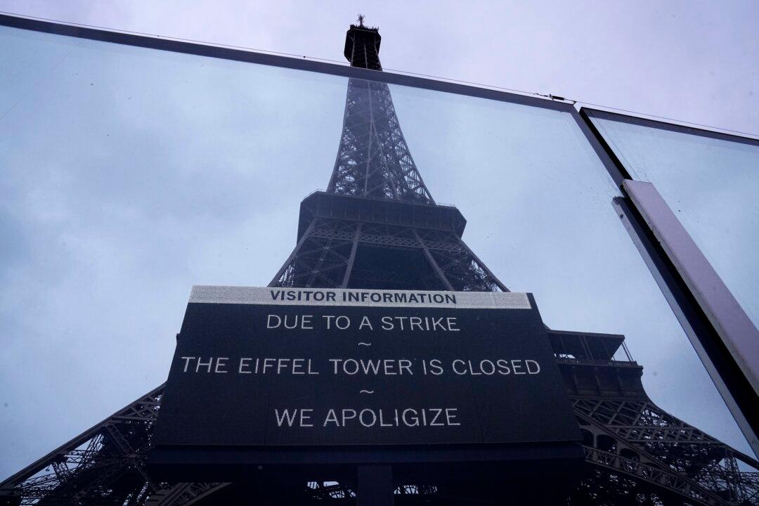 Strike at Eiffel Tower Closes One of World’s Most Popular Monuments to Visitors