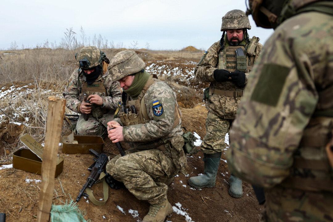 Ukrainian Forces Abandon 2 Eastern Villages in Face of Relentless Russian Advance